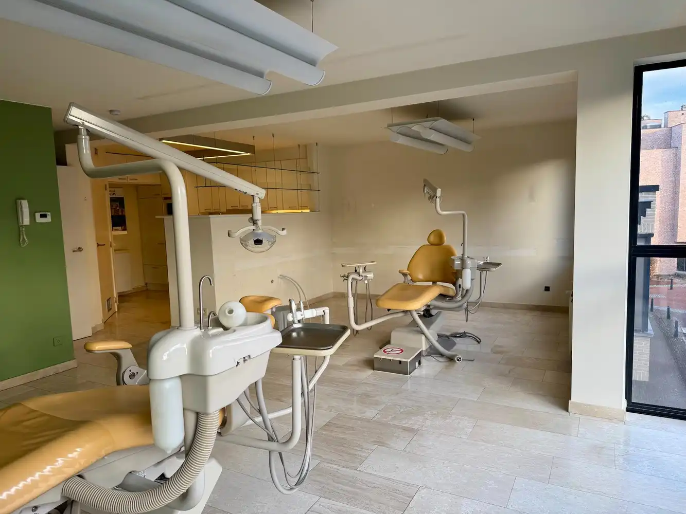 Binnen de grote ring, comfortabel appartement met autostandplaats en ruime kelder. foto 4