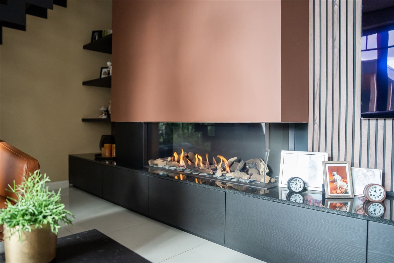 Prachtige woning met tuin en zwembad. foto 9