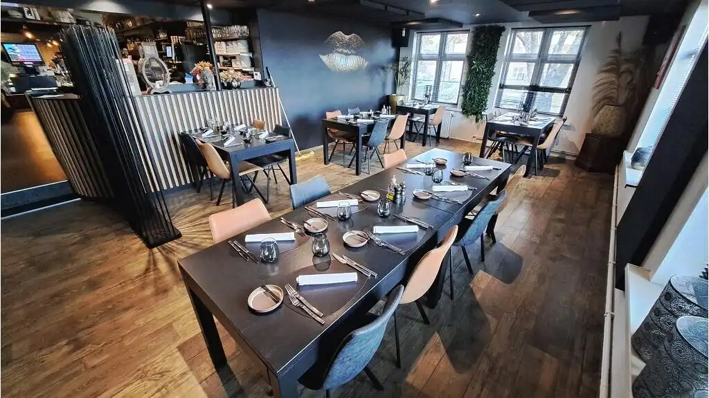 Overname restaurant met 2 terrassen + woongelegenheid in Brugse Ommeland foto 3