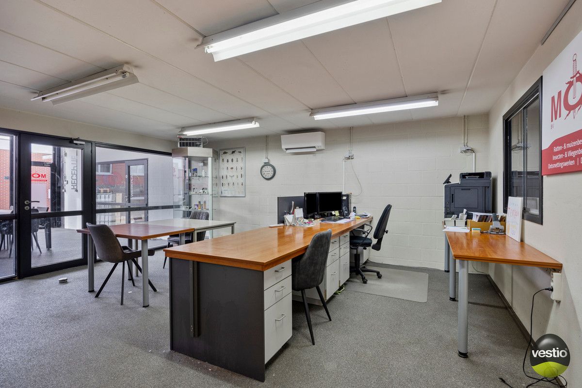 MULTIFUNCTIONEEL HANDELSPAND MET CONCIERGESTUDIO OP 19A82CA TE BEVERST. foto 16