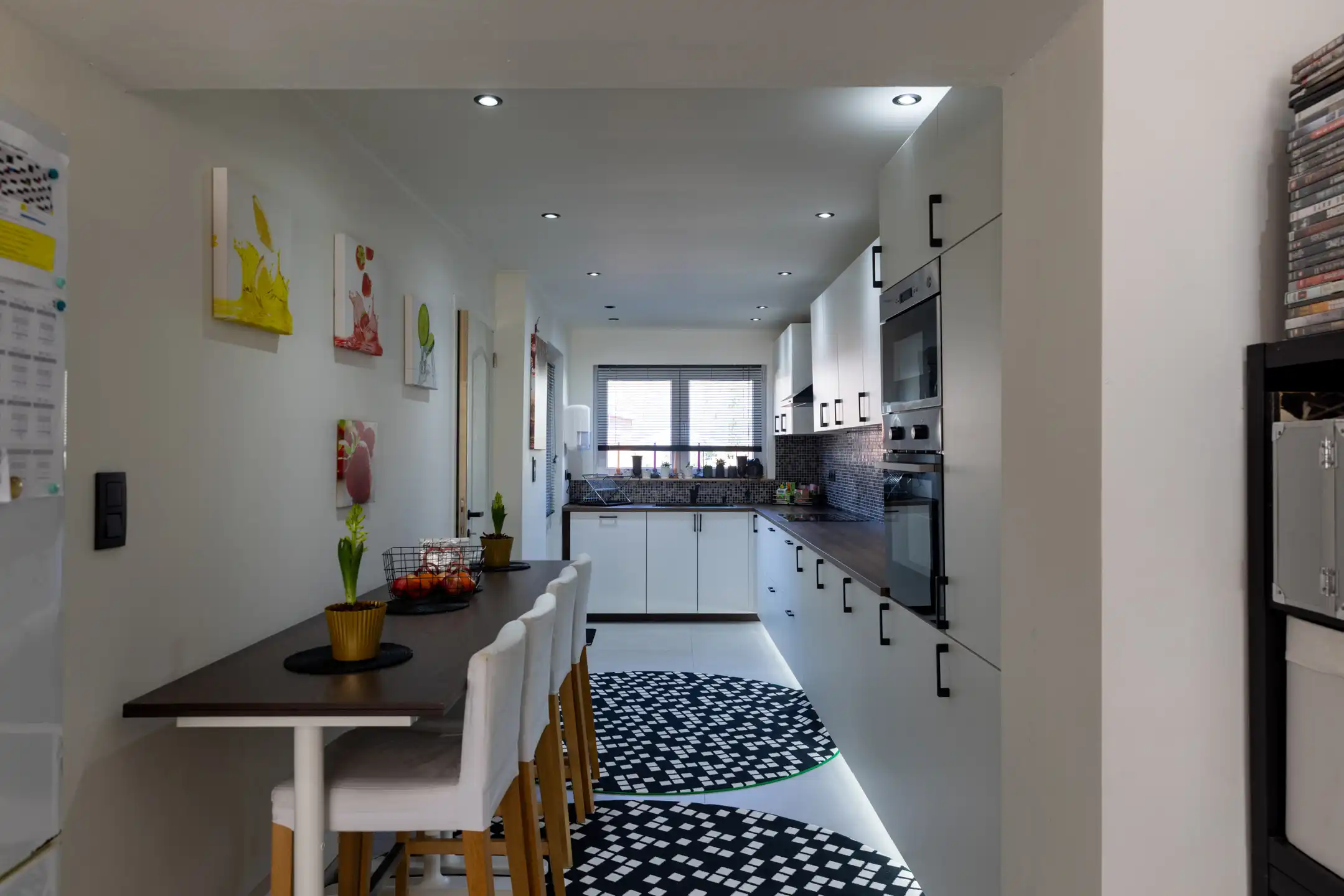 Half-open bebouwing met garage foto 4