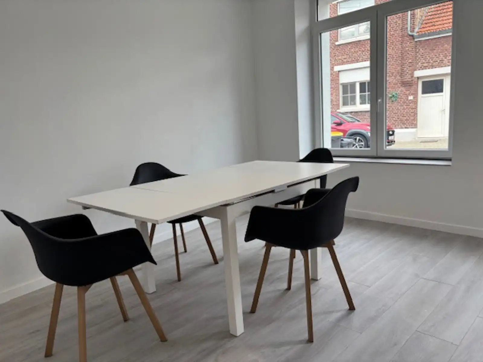 Volledig gerenoveerde woning 3 slpks te Landen (Walshoutem) foto 2