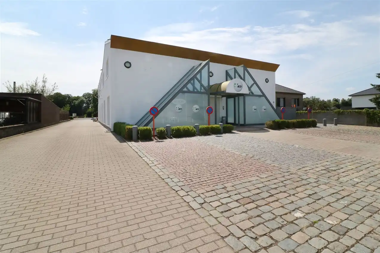 Gunstig gelegen, vernieuwd app. met 3 slpk., 2 badk. en garage foto 29