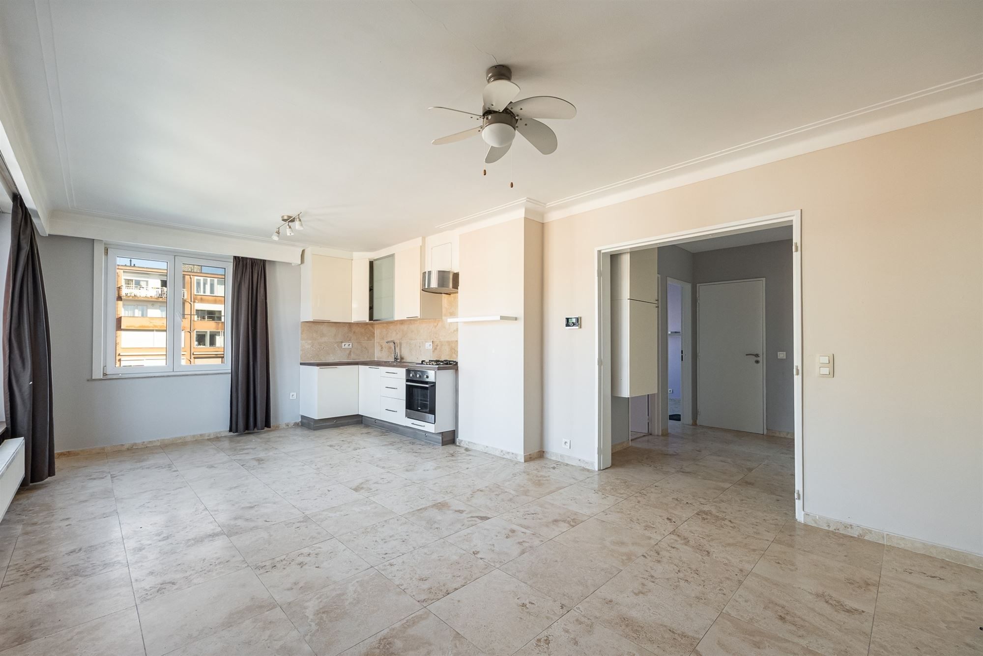 Verhuurd investeringsappartement met 2 slaapkamers foto 3