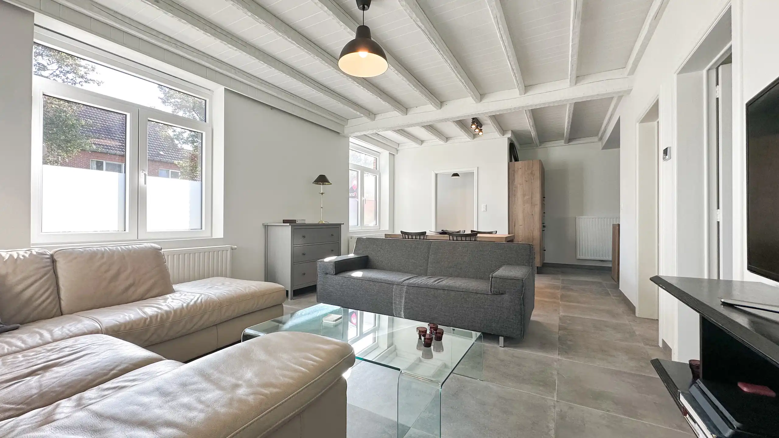 Charmante woning met 2 slaapkamers en een polyvalente ruimte foto 7
