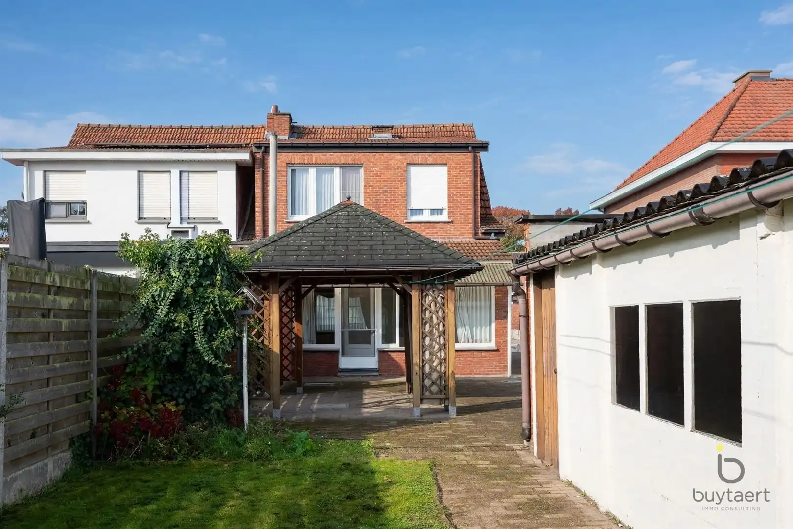 Te renoveren woning op zeer gegeerde locatie te Schilde! foto 17