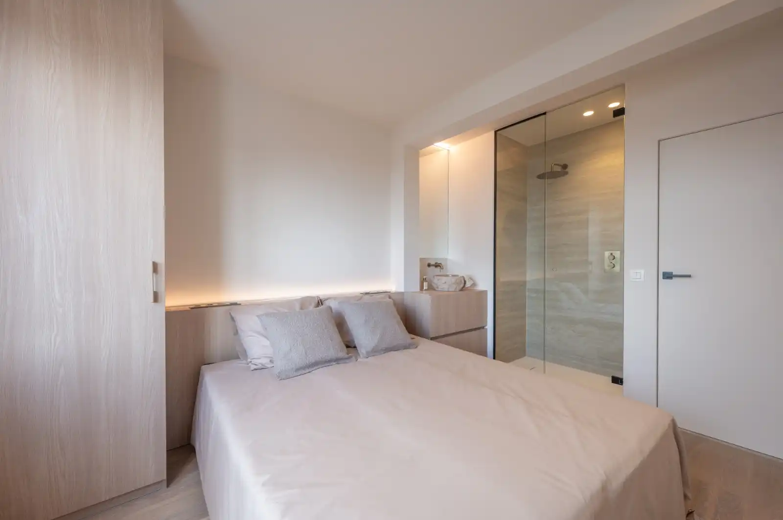 Luxueus 3-slaapkamerappartement met royale gevelbreedte van 6,75 m op de Lippenlsaan. foto 15