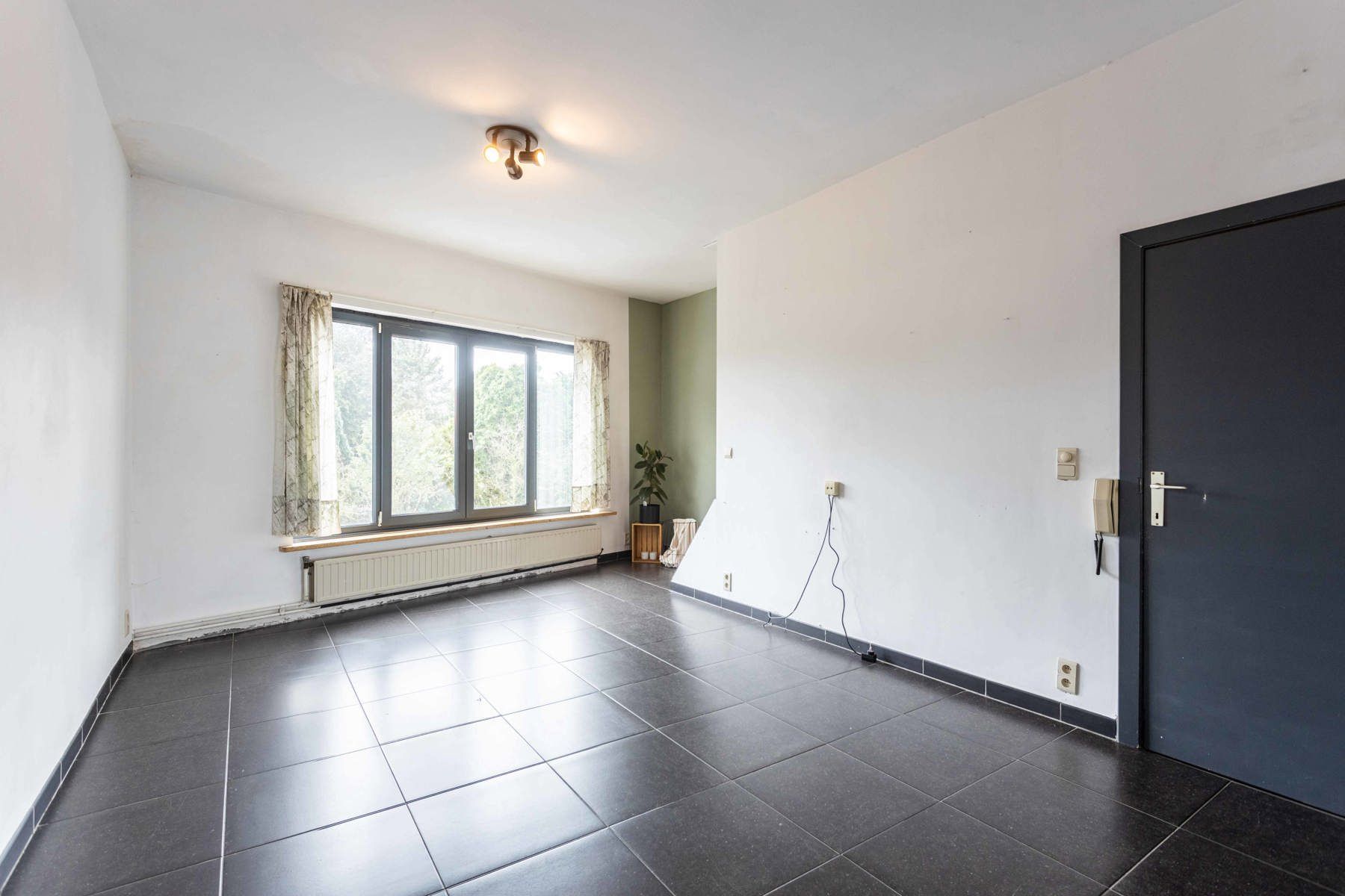 Te koop: te renoveren appartement in hartje Aalst! foto 3