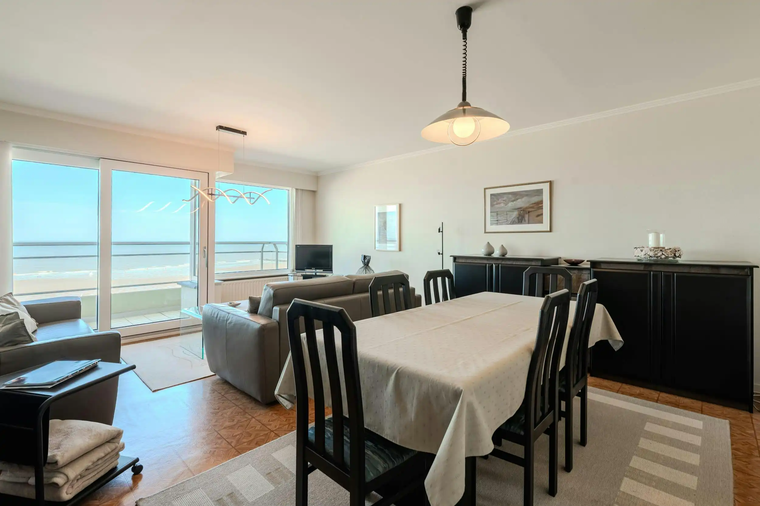 Ruim 2 slaapkamer appartement met frontaal zeezicht foto 10
