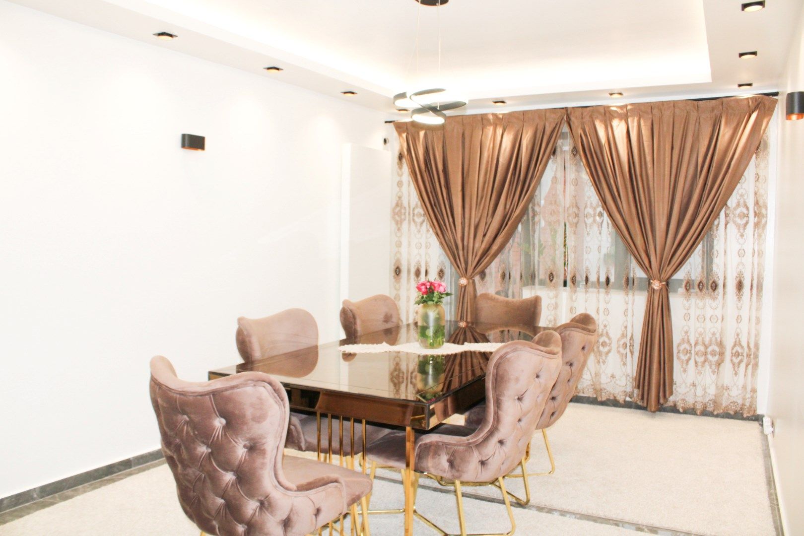 Instapklare woning in het hart van Sint-Niklaas met 5 slaapkamers en inpandige garage foto 6