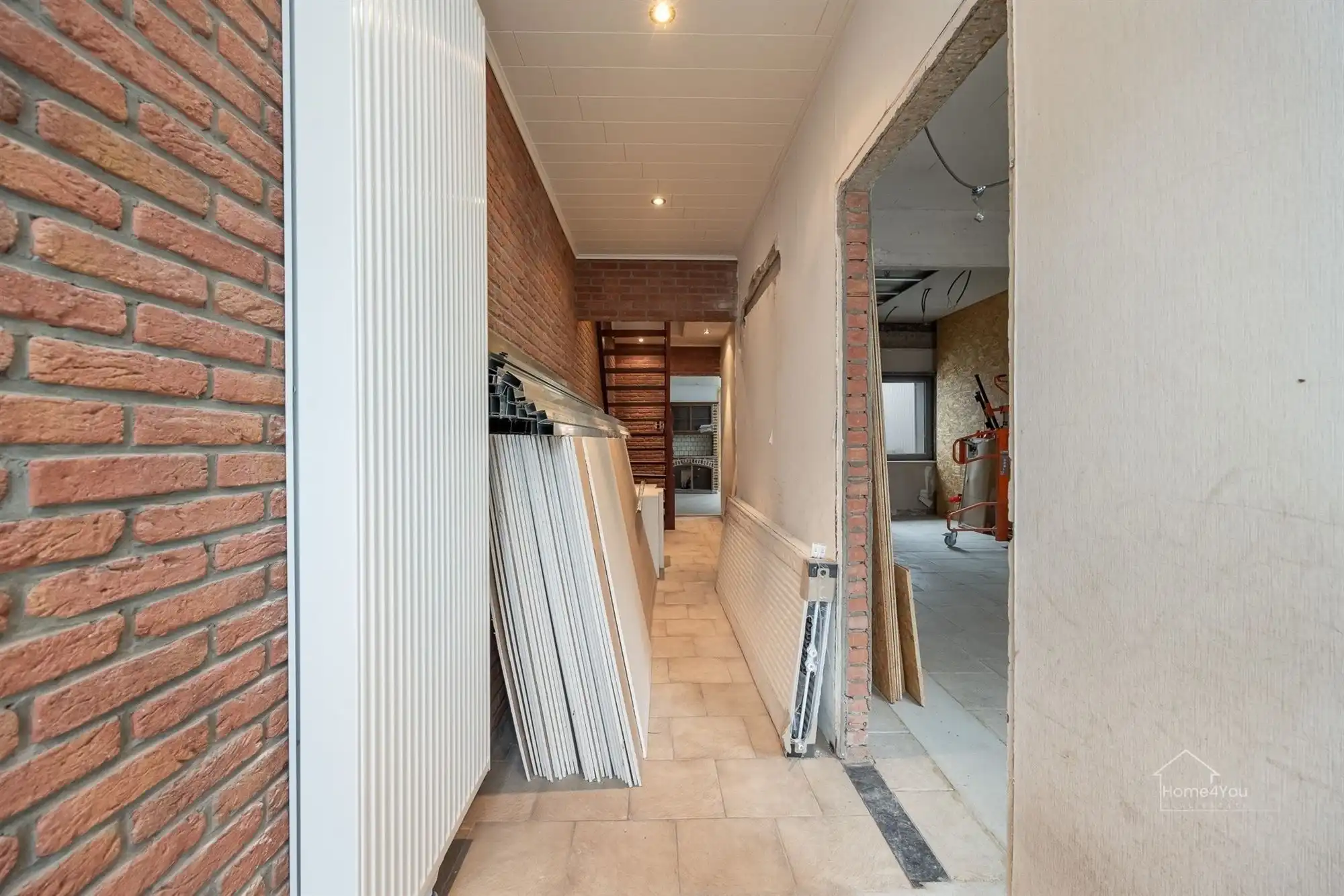 Te Renoveren Rijwoning - 2/3 slaapkamers + zolder foto 5