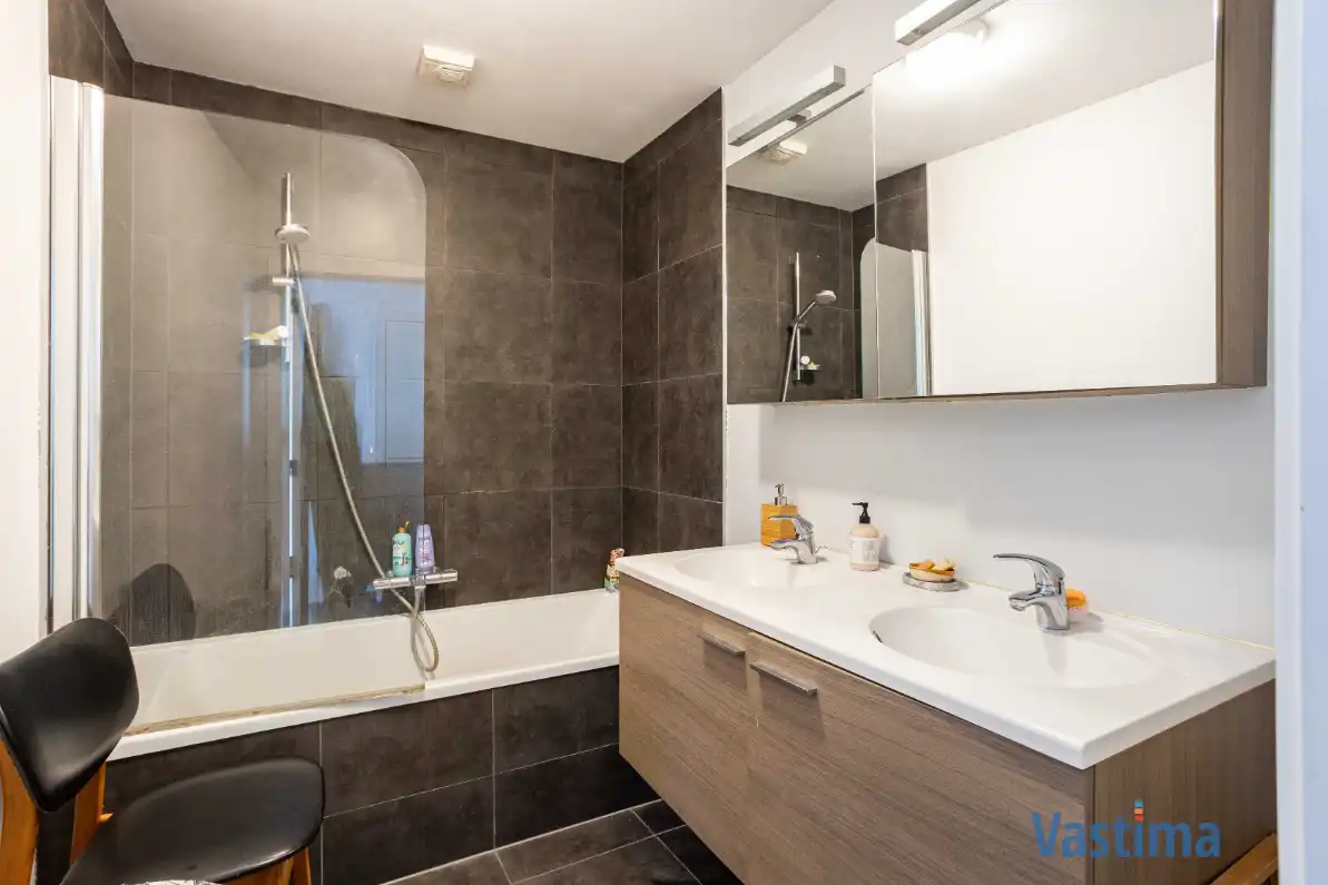 Lichtrijk appartement met 2 terrassen, staanplaats en extra zolderruimte foto 10