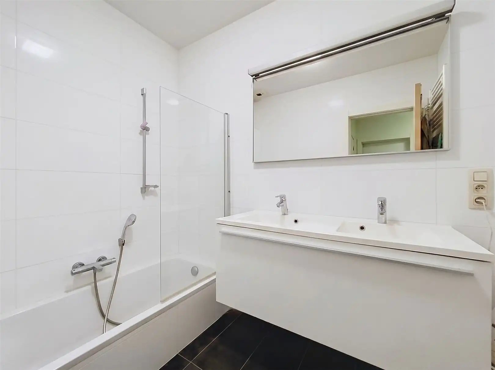 Instapklaar gelijkvloersappartement met garage te Gooreind foto 8