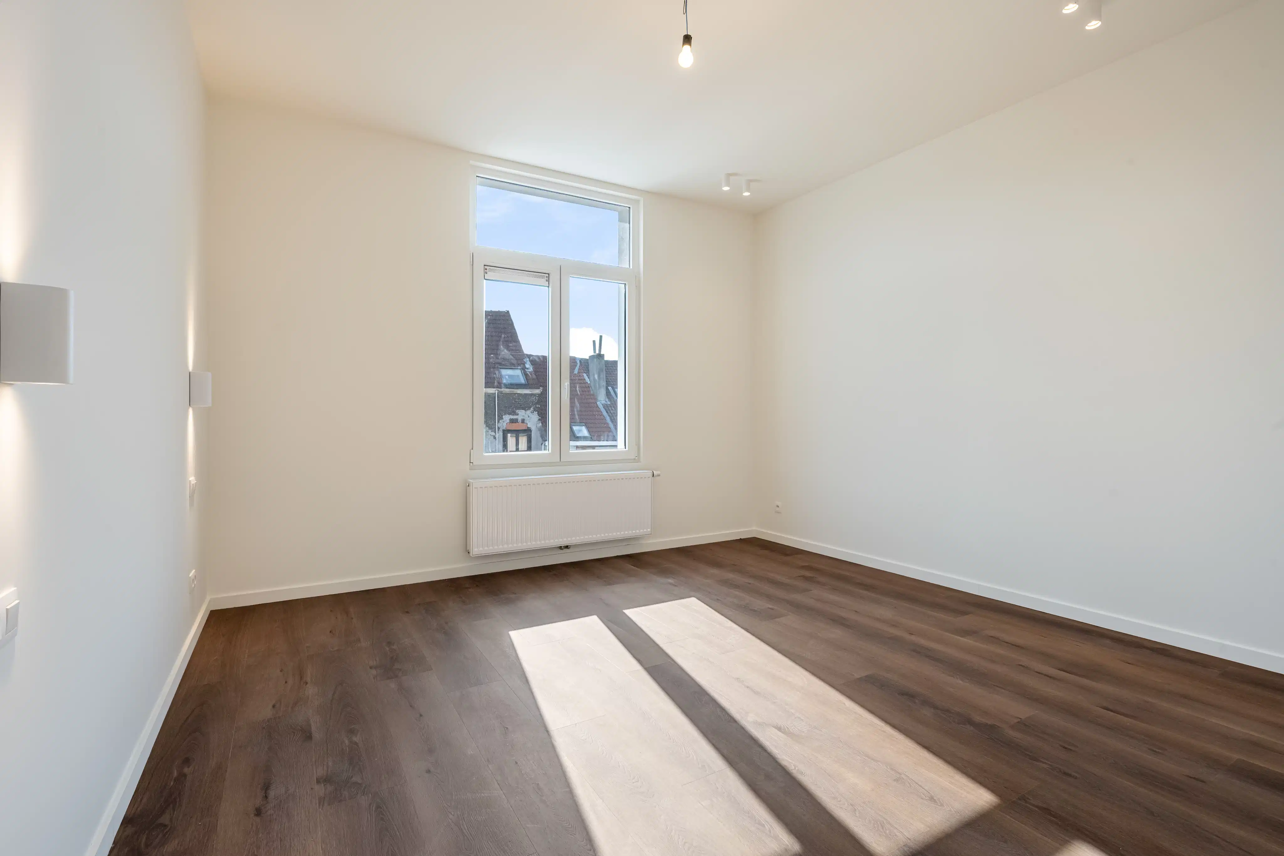 Excl. gerenoveerde herenwoning (3 entiteiten) aan het water foto 24