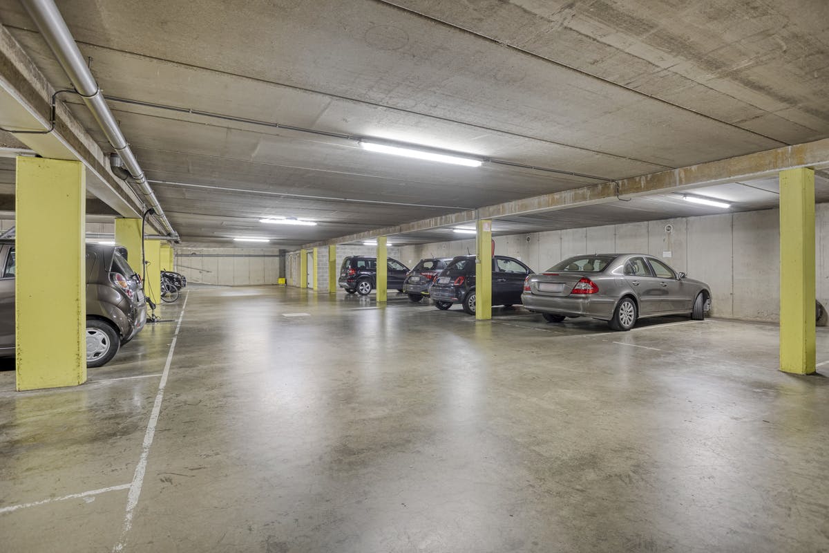 Investeringsappartement met terras en parking in Hasselt foto 11