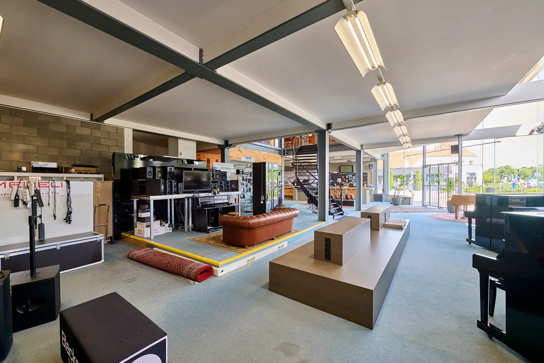 TE KOOP: HANDELSPAND OP TOPLOCATIE AAN HASSELTWEG IN GENK foto 7