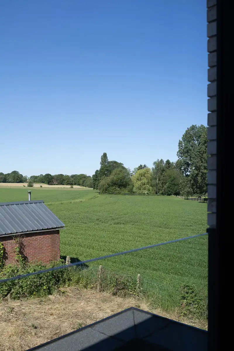Prachtige nieuwbouwwoning met top afwerking foto 25