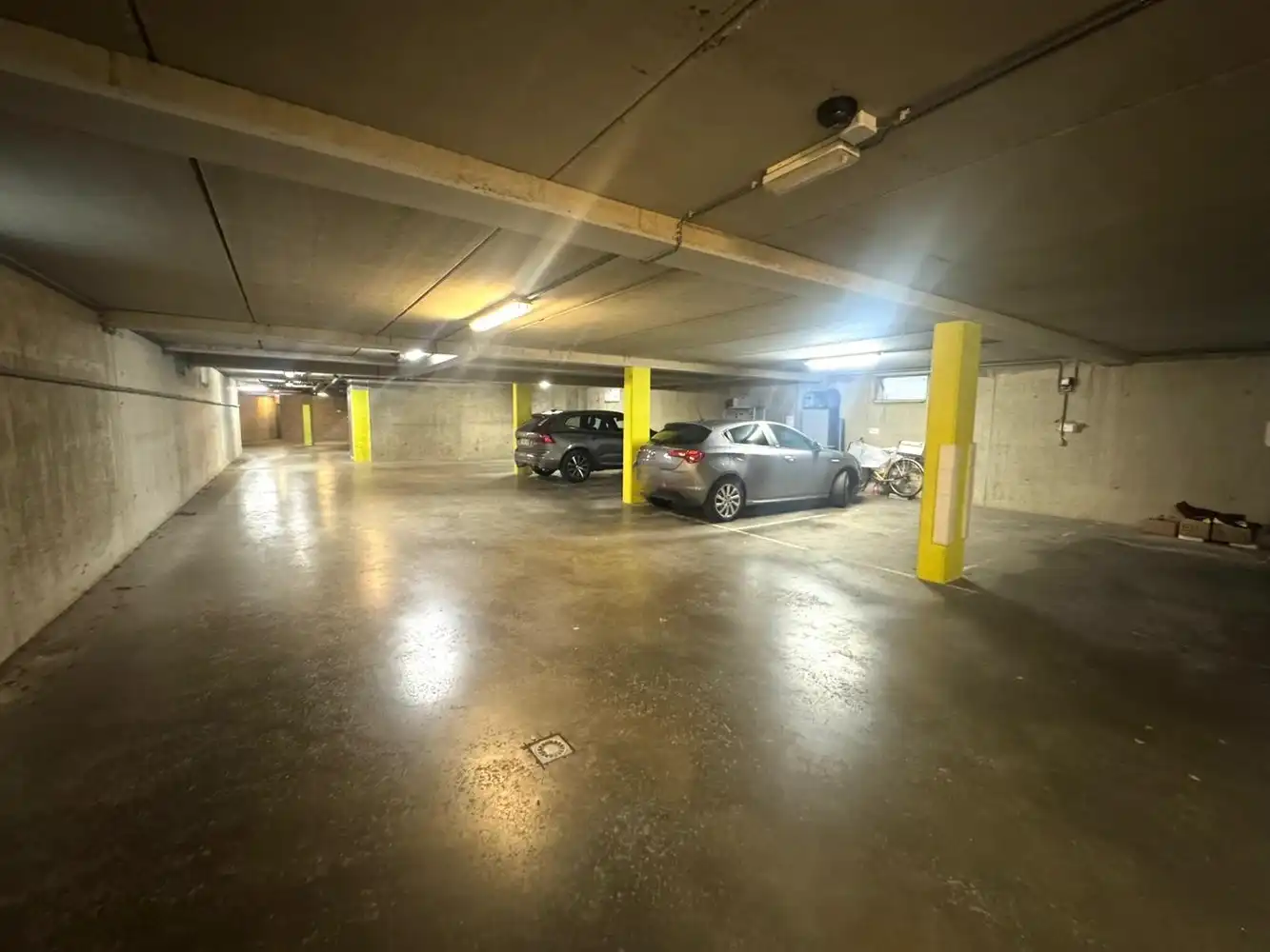 ONDERGRONDSE AUTOSTAANPLAATS P.14 foto 3