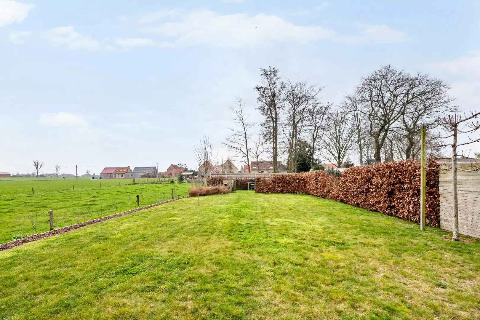 Recente en energiezuinige woning met 3 slaapkamers, ruime garage en tuin. foto 16