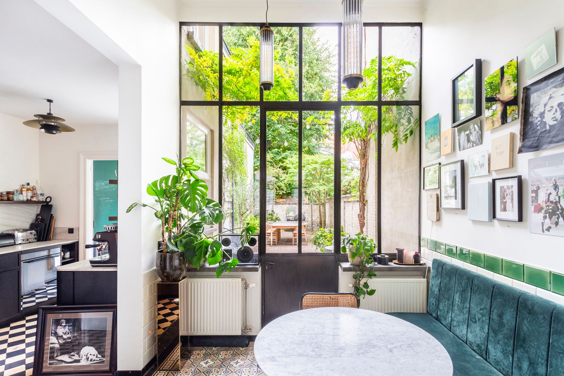 Stijlvol herenhuis met tuin in de Harmoniewijk Antwerpen foto 4