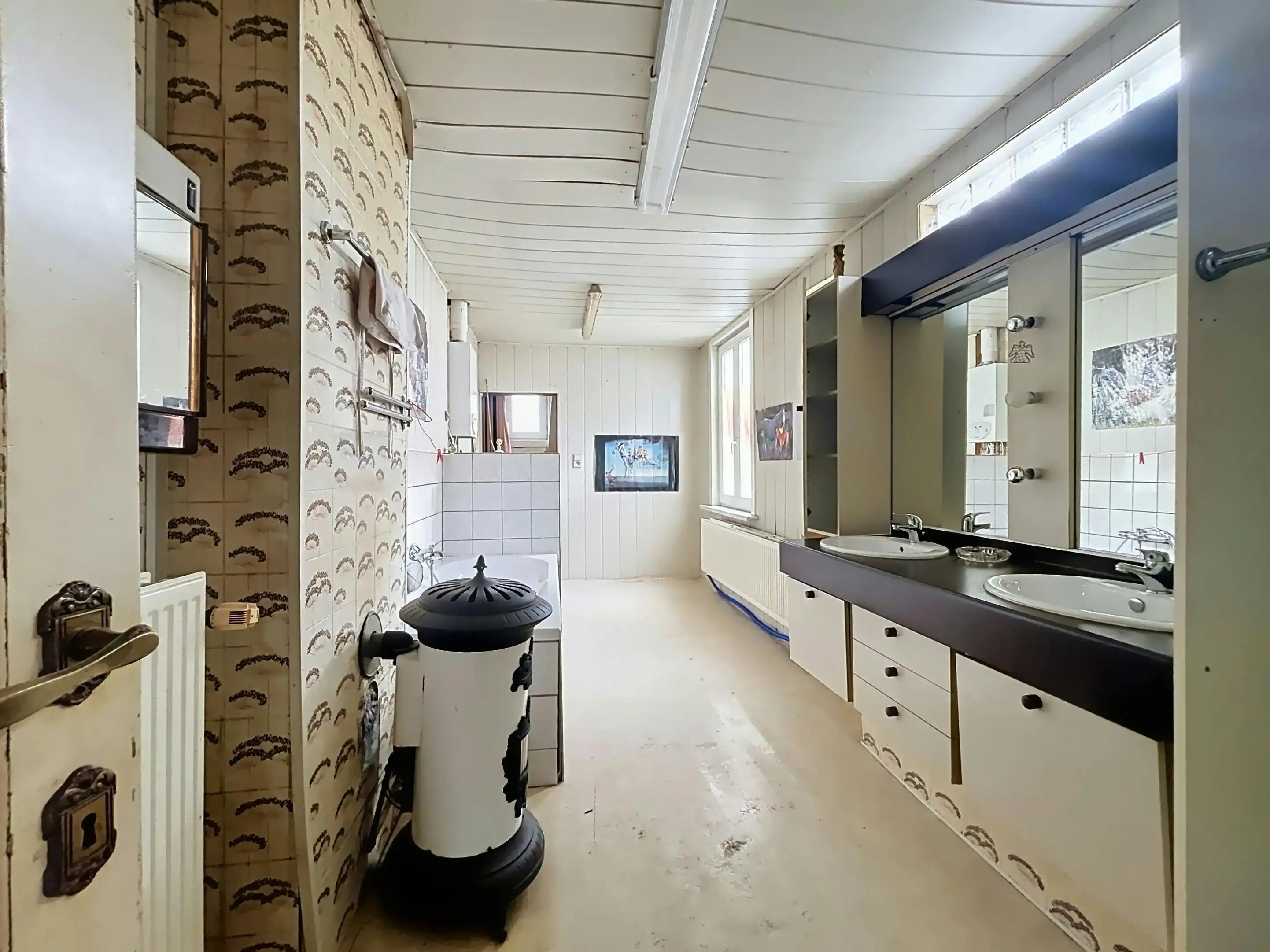 Te renoveren woning met 5 slaapkamers vlakbij Rivierenhof  foto 10