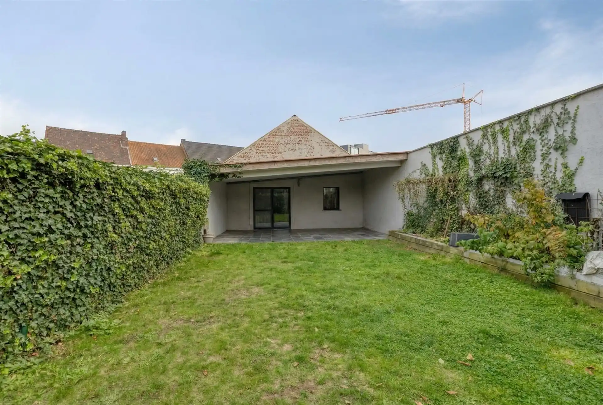 Woning met overvloed aan ruimte en potentieel foto 7