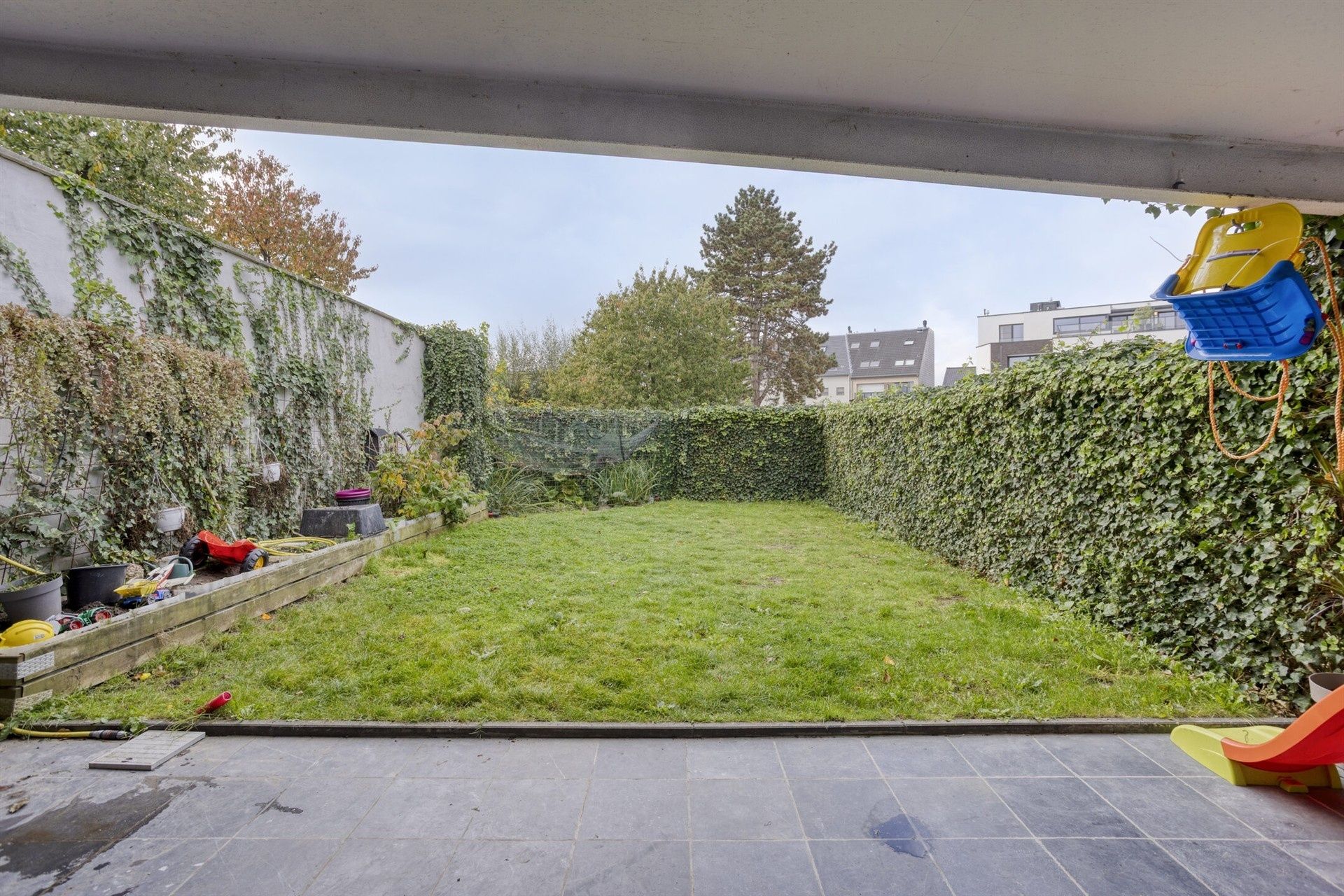 Woning met overvloed aan ruimte en potentieel foto 7