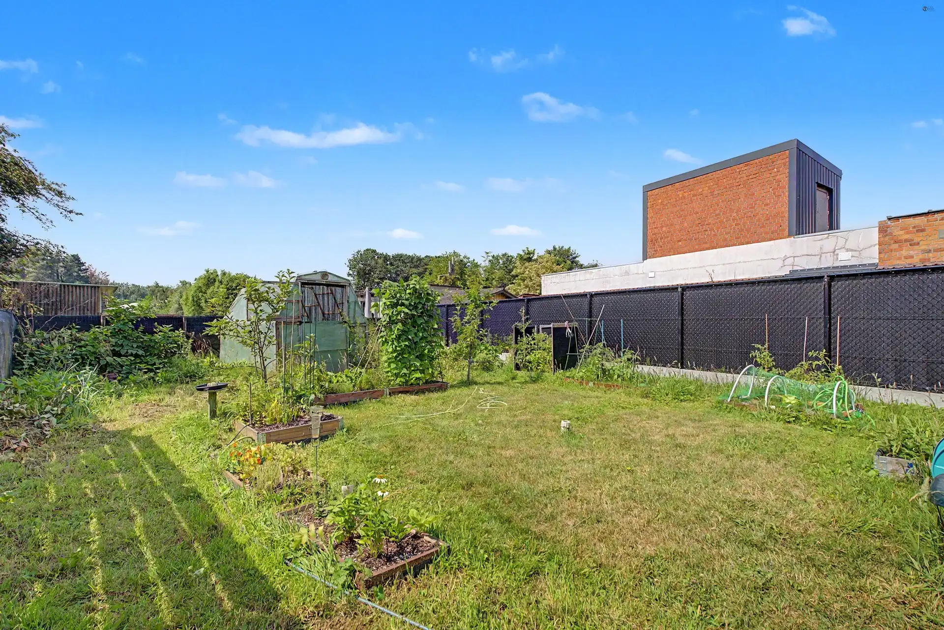 Te renoveren woning met potentieel foto 11