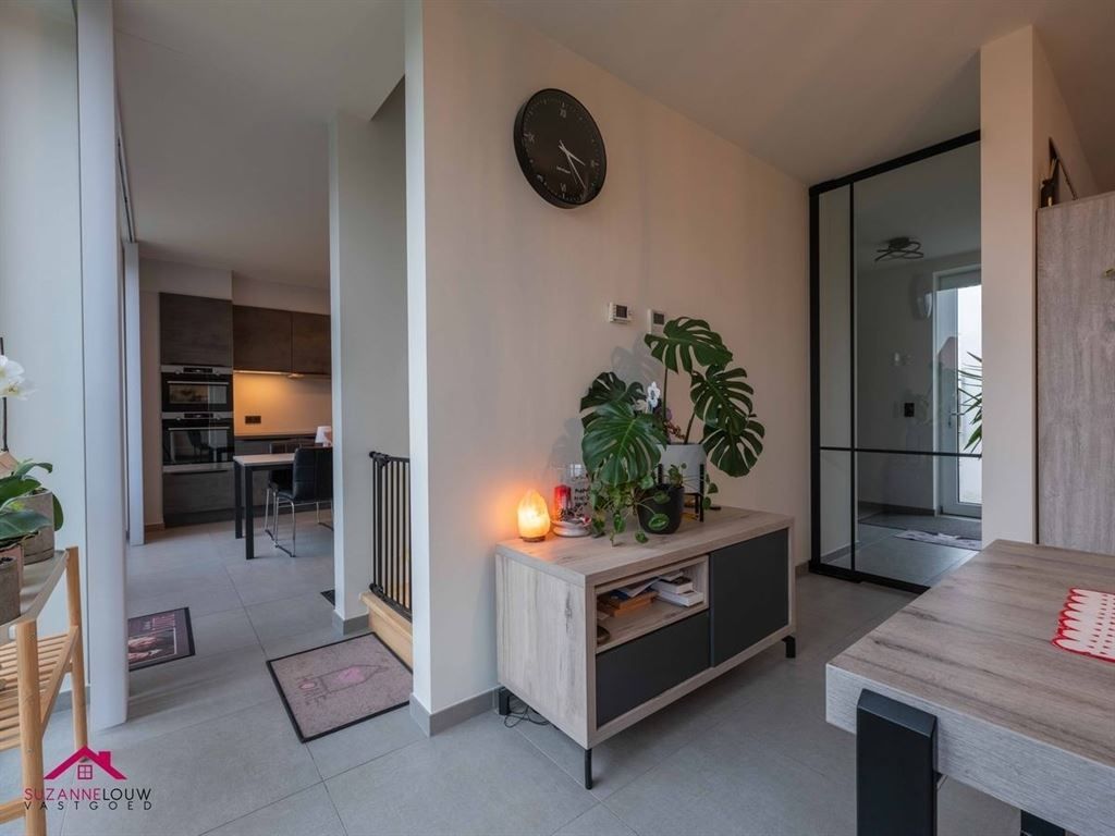 Half-vrijstaande, moderne nieuwbouwwoning foto 10