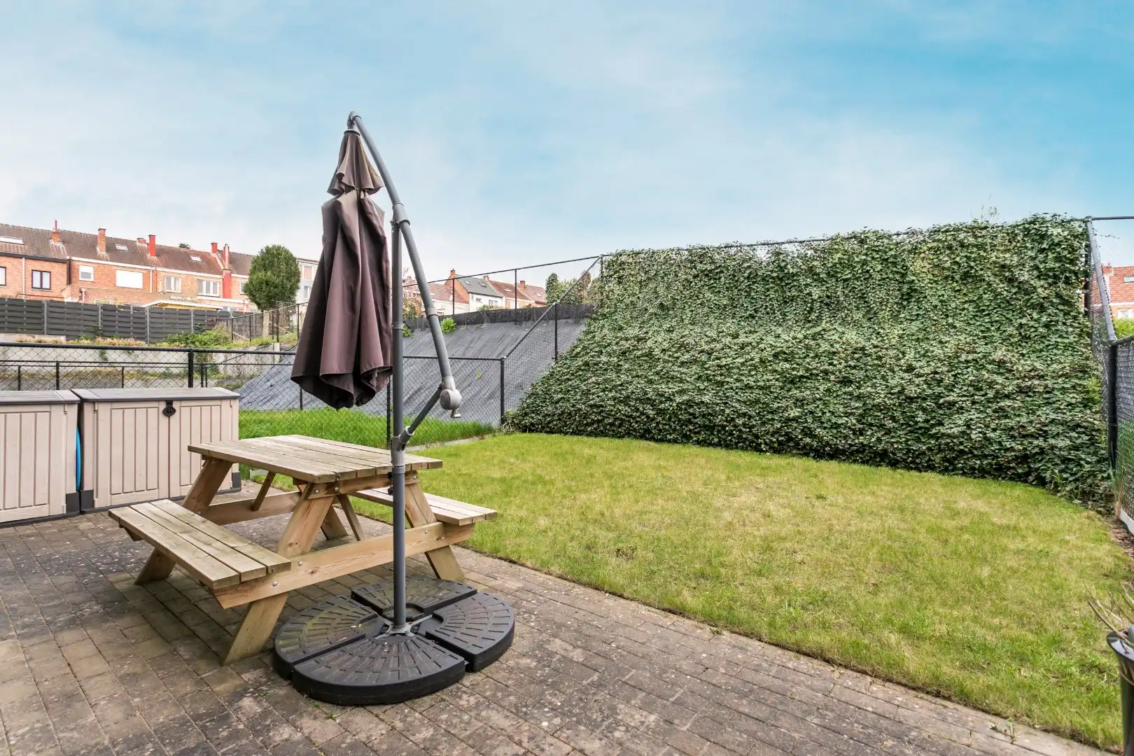 Instapklaar en energiezuinig gelijkvloers appartement met 2 SLPKS, tuin en terras foto 9