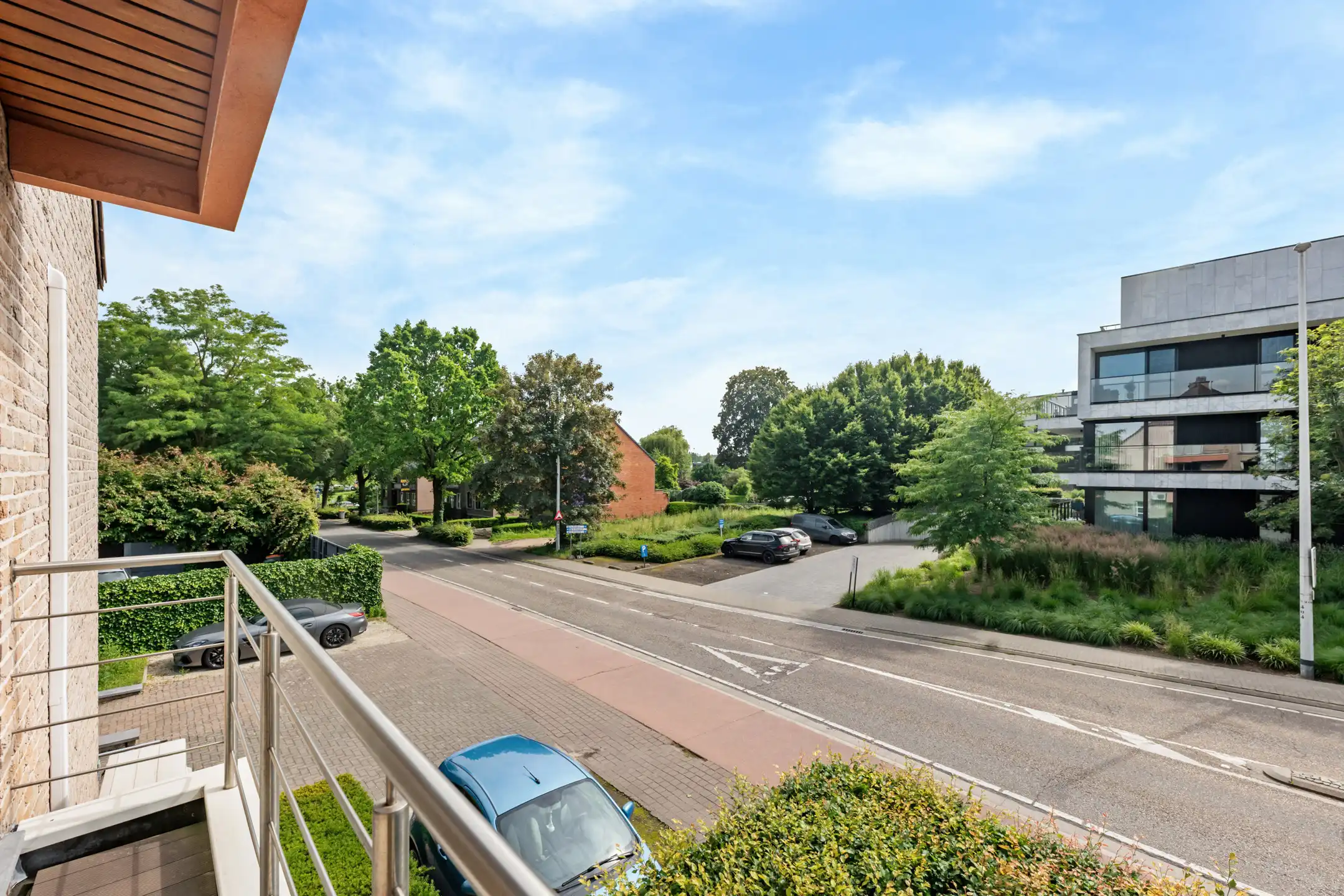 Centrale residentie met handelsruimte te Bilzen foto 2