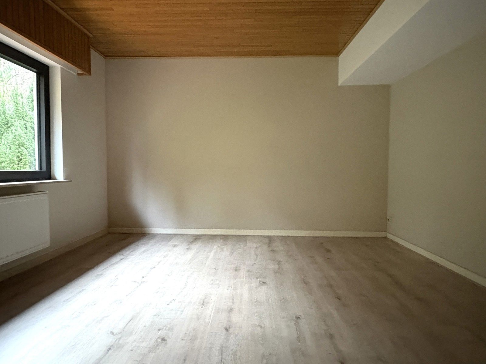 Ruime gezinswoning - rustig wonen in het groen. foto 18