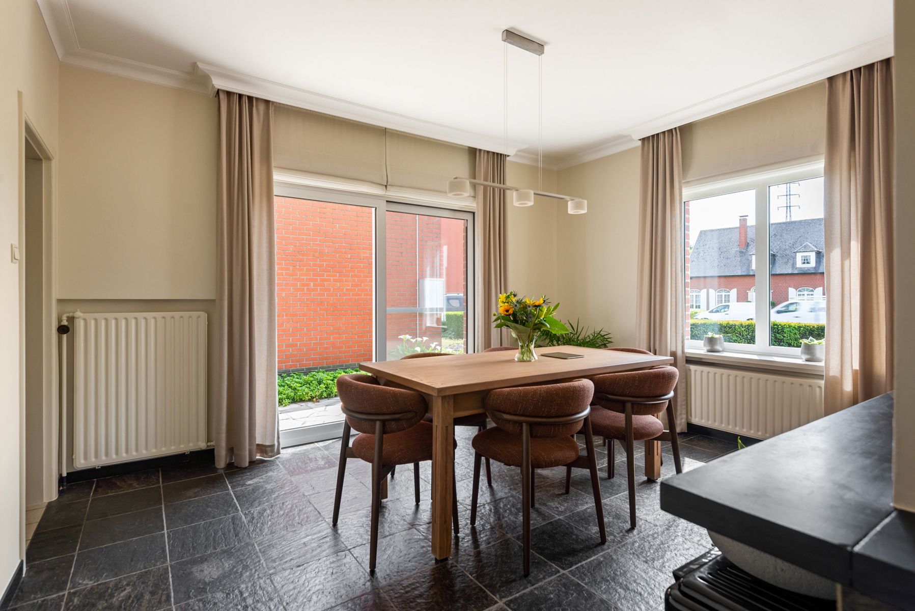 Instapklare villa/bungalow met aansluitend kantoorruimte/handelsgelijkvloers op ruim perceel! foto 16