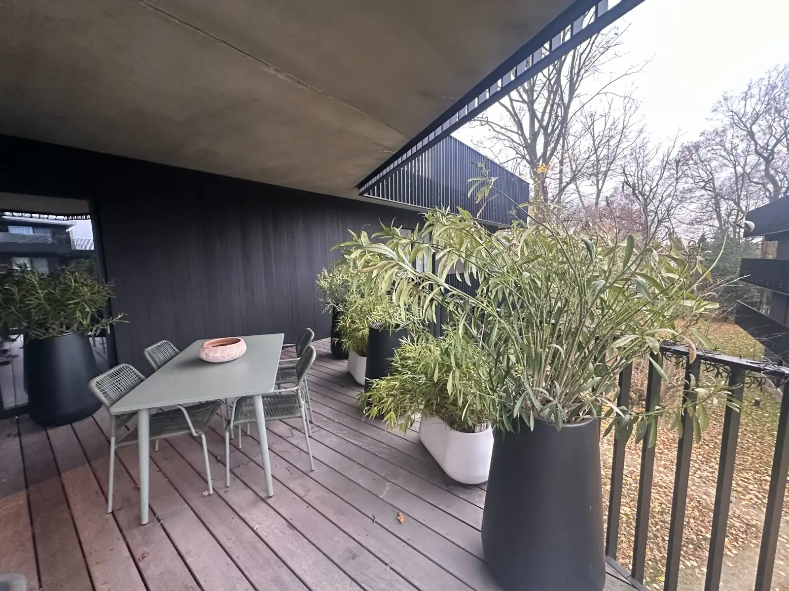 Appartement met staanplaats in parktuin! foto 3