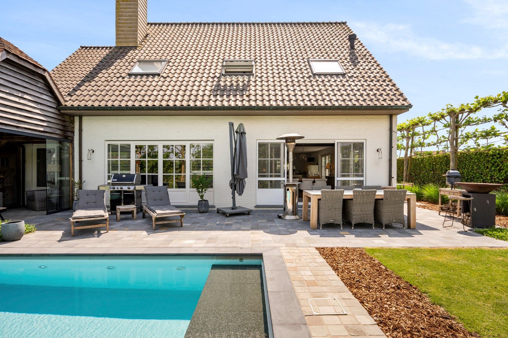Luxueuze villa met zwembad, poolhouse en vier slaapkamers  foto 32