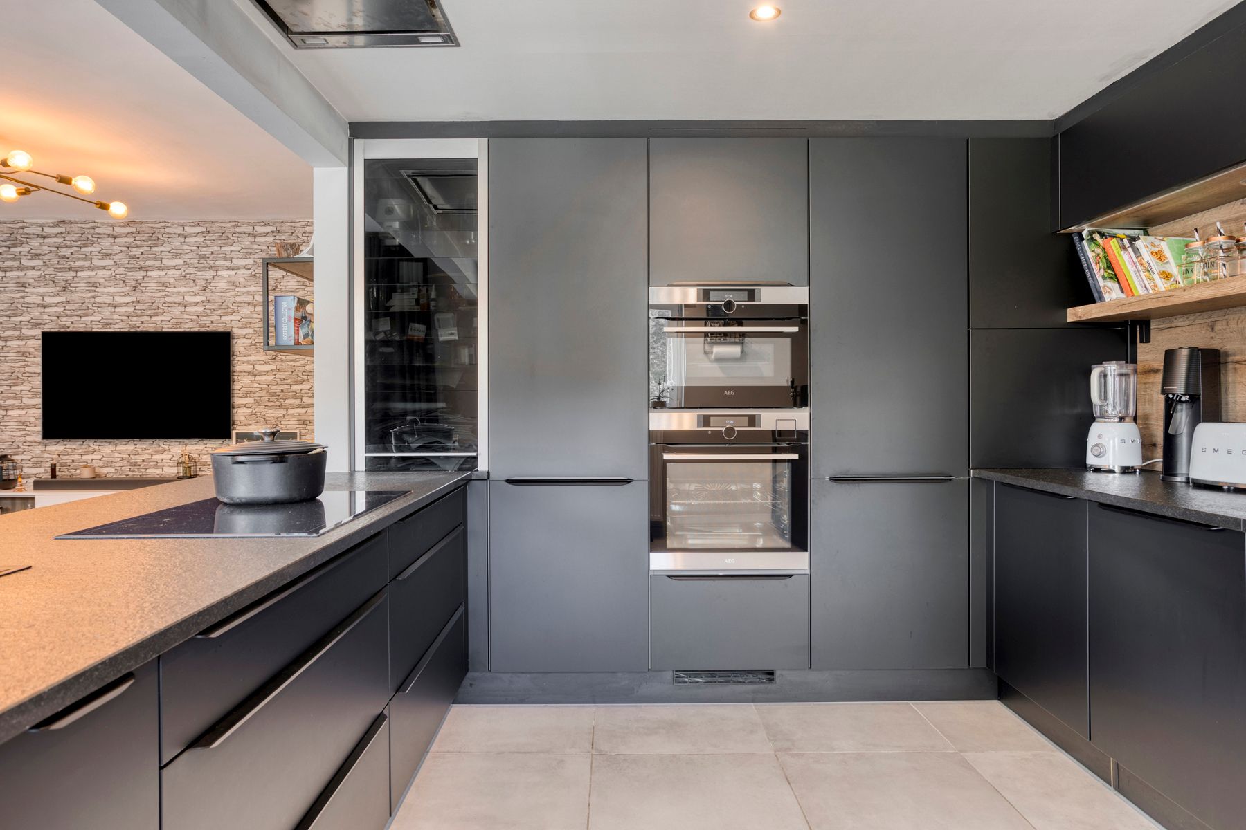 Gerenoveerd 2-slaapkamer appartement op centrale ligging foto 11