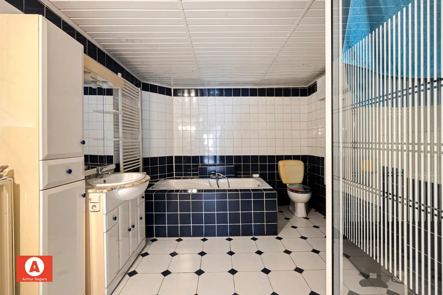 Te renoveren woning met zuidgerichte tuin nabij centrum foto 14