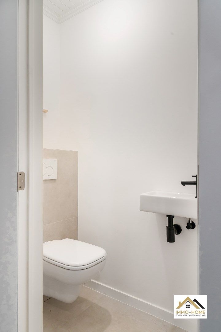 Zeer ruime woning met prachtig open zicht op agrarisch gebied foto 23