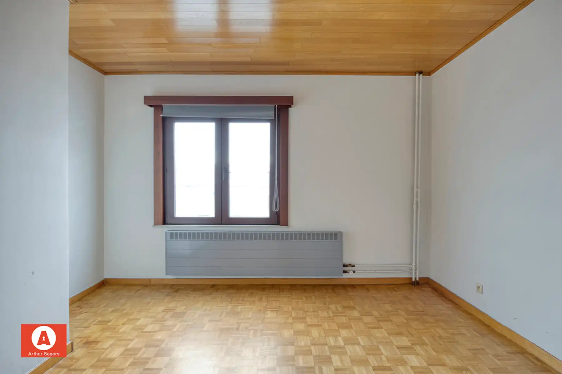 Instapklare en solide woning nabij het centrum van Opstal foto 15