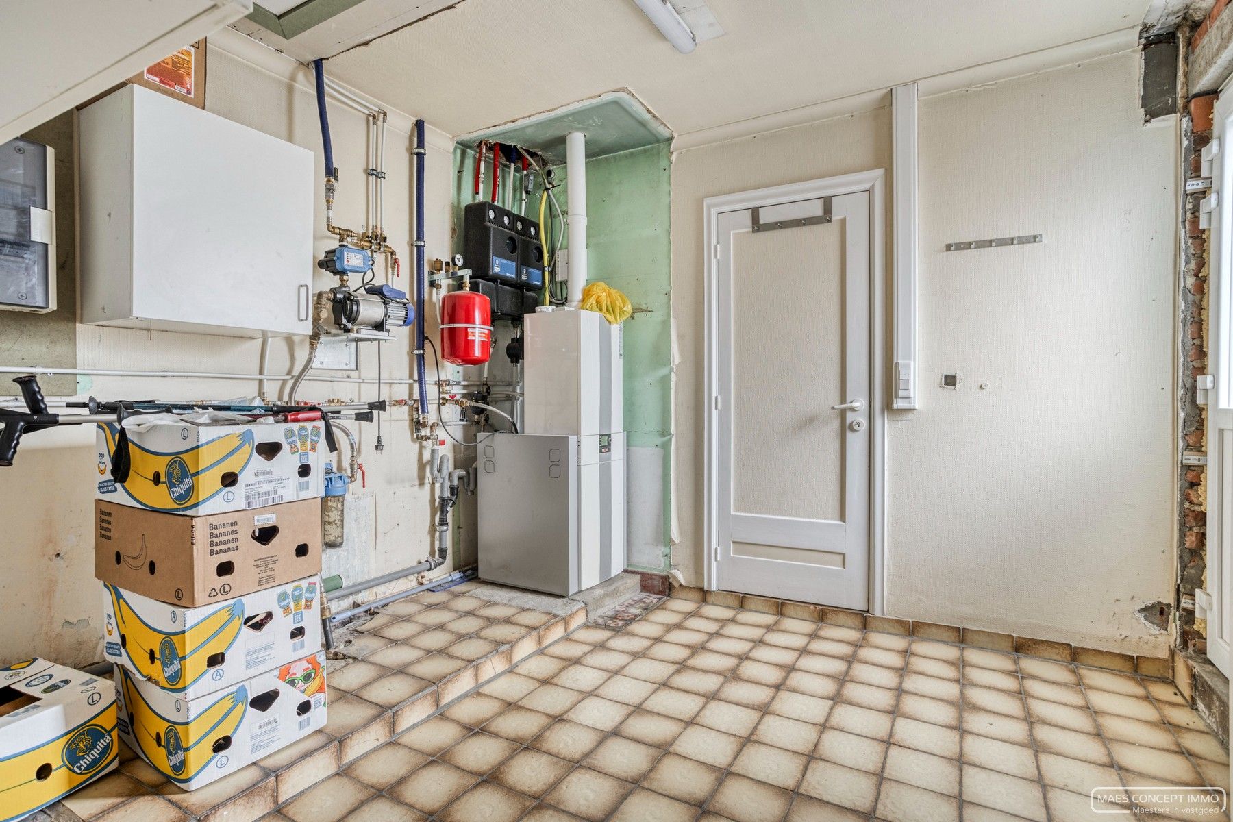Ruime woning met magazijn te koop te Vichte foto 12