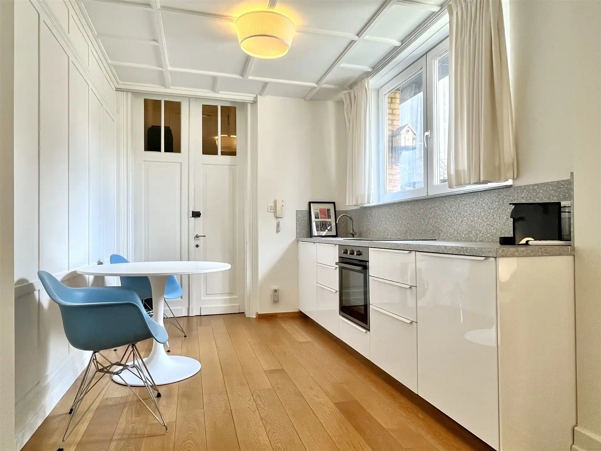 Prachtig gemeubelde studio in authentiek herenhuis! foto 5