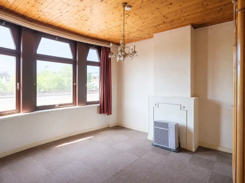 Te renoveren woning met groot potentieel en karaktervolle gevel nabij Station Gent-Sint-Pieters foto 10