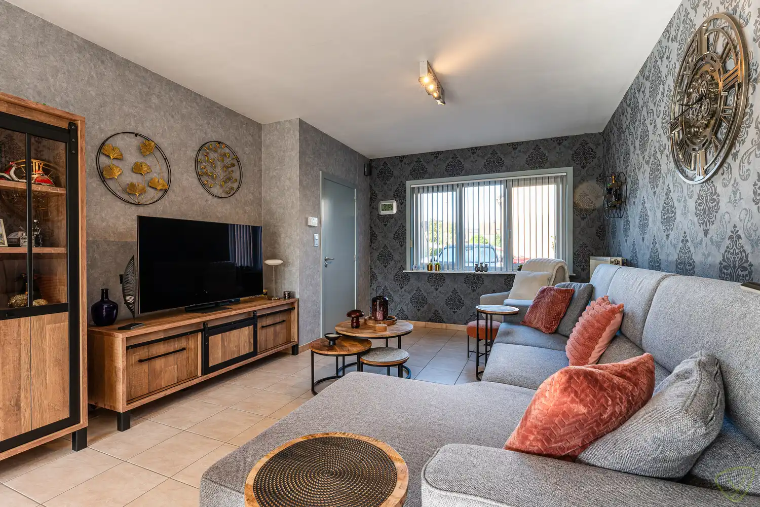 Moderne gezinswoning te koop in Eeklo met 3 slaapkamers, garage en zolder, perfect voor comfortabel wonen! foto 5