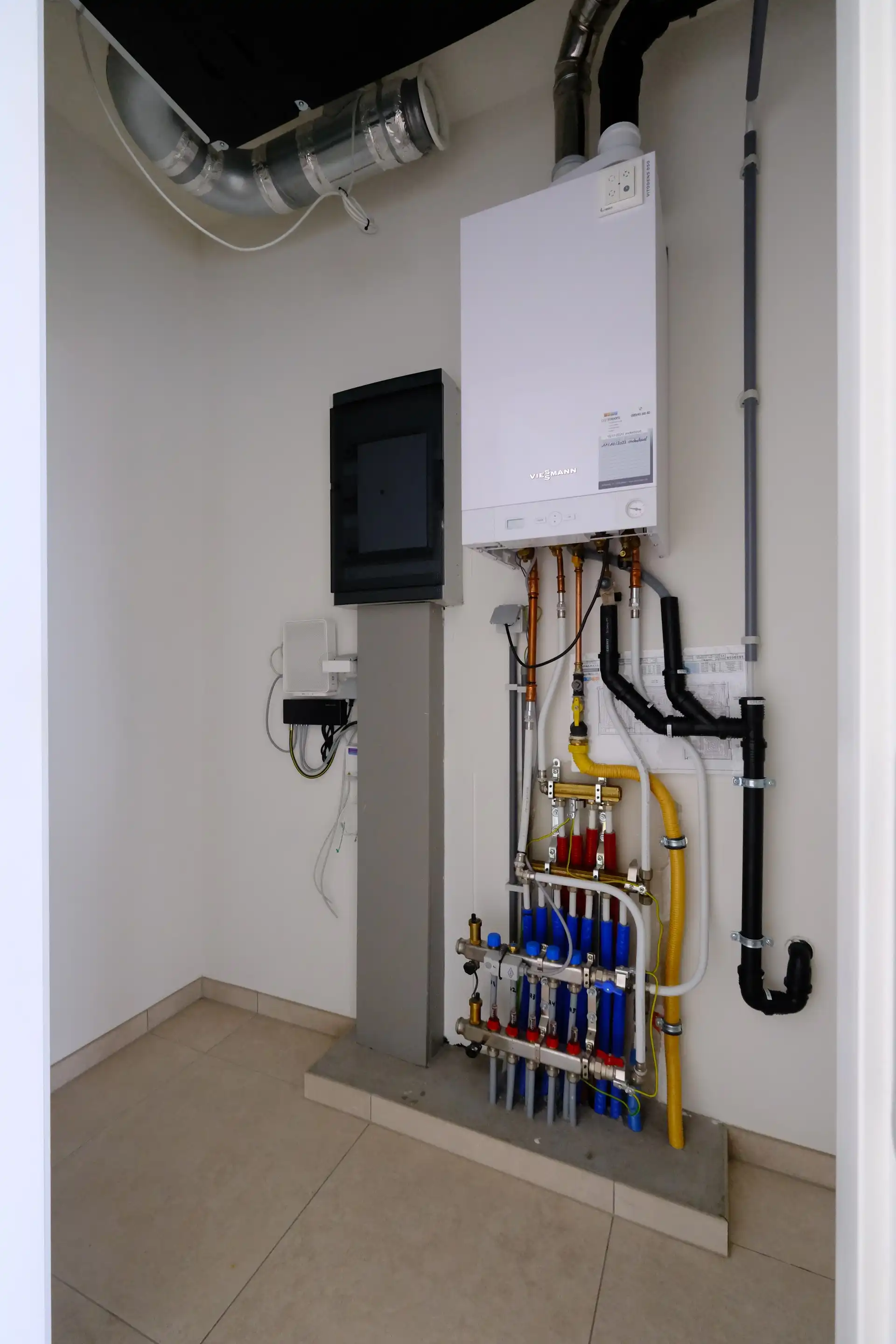 PRACHTIG 2SLPK APP VAN 94M² MET RUIM OVERDEKT TERRAS foto 13