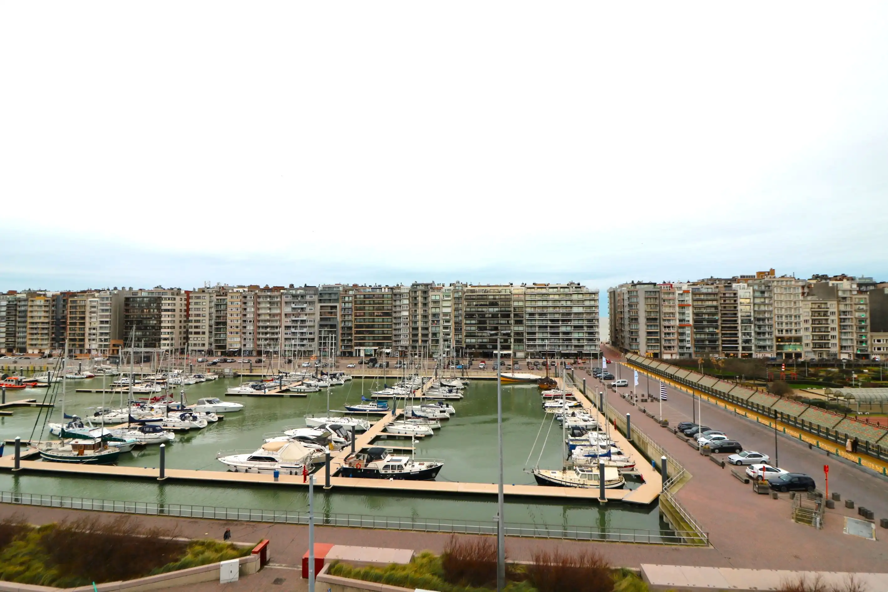 Goed onderhouden 2-slaapkamerappartement aan de Jachthaven van Blankenberge.  foto 9