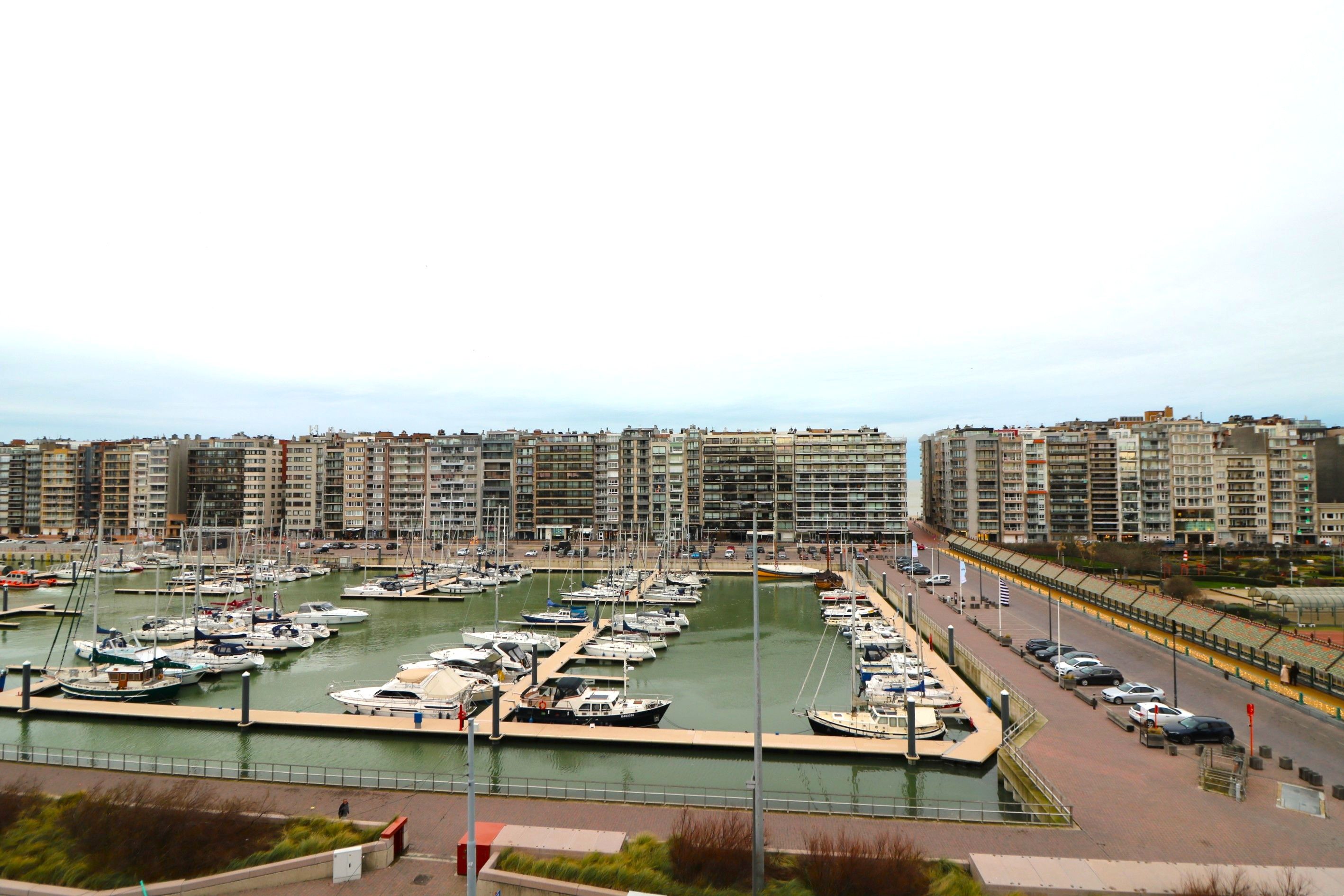 Goed onderhouden 2-slaapkamerappartement aan de Jachthaven van Blankenberge.  foto 9