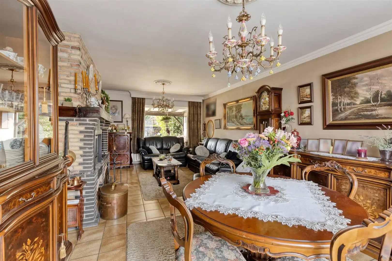 Ruime statige woning in een rustige buurt foto 5