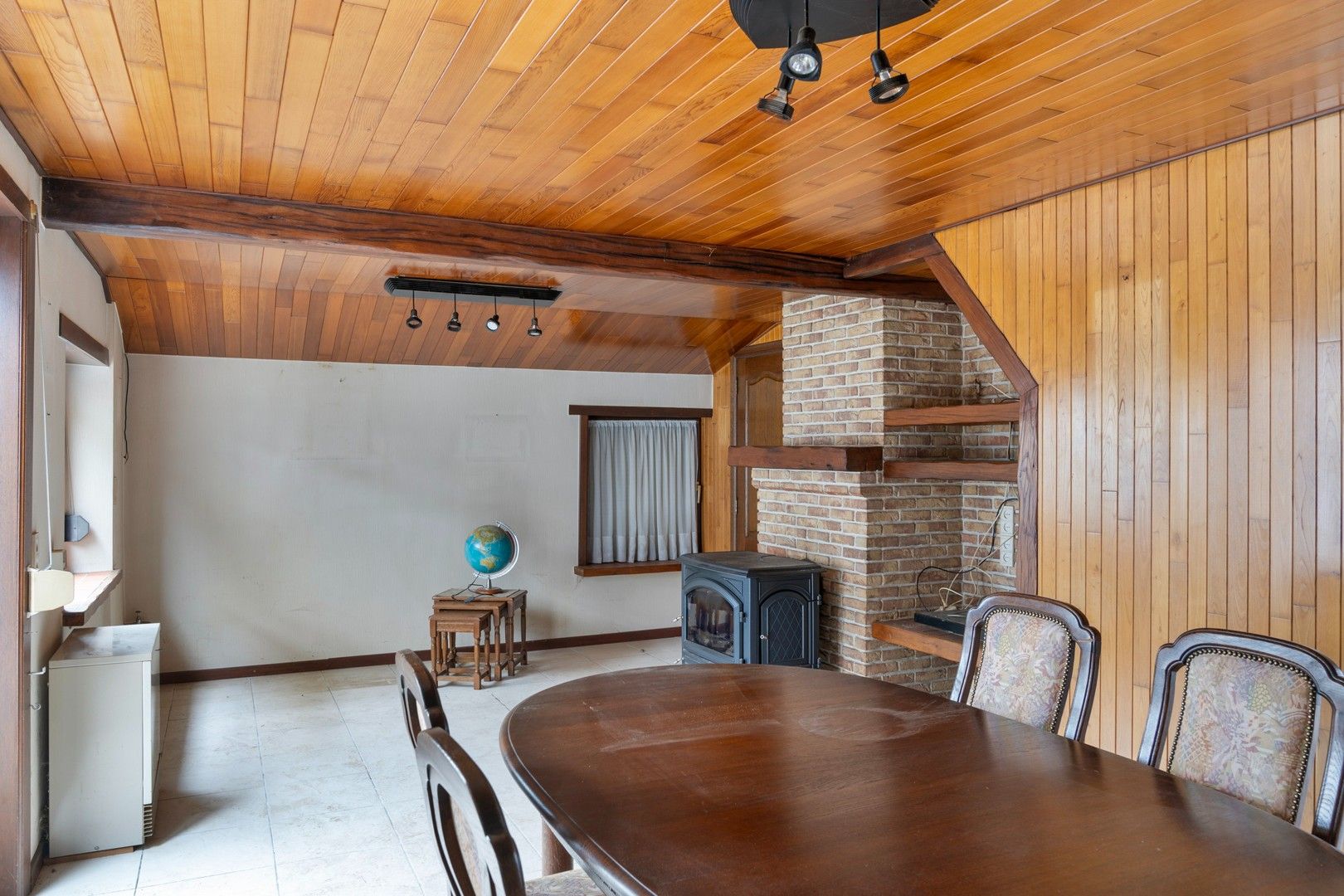 HEEL RUSTIG GELEGEN - TE RENOVEREN - WOONHUIS MET 4 SLPK, TUIN EN TUINBERGING foto 10
