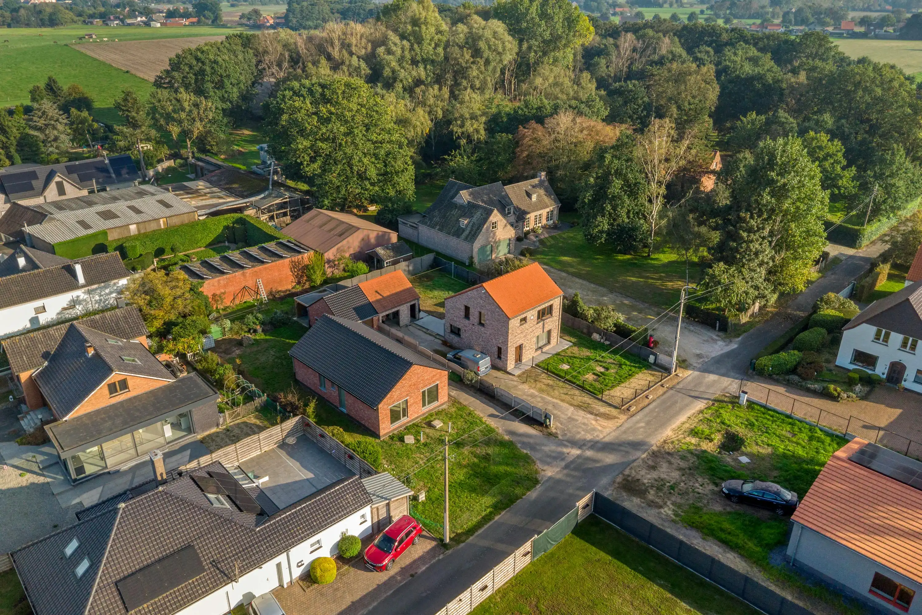 Vrijstaand, gelijkvloers huis met potentieel te Maldegem foto 3