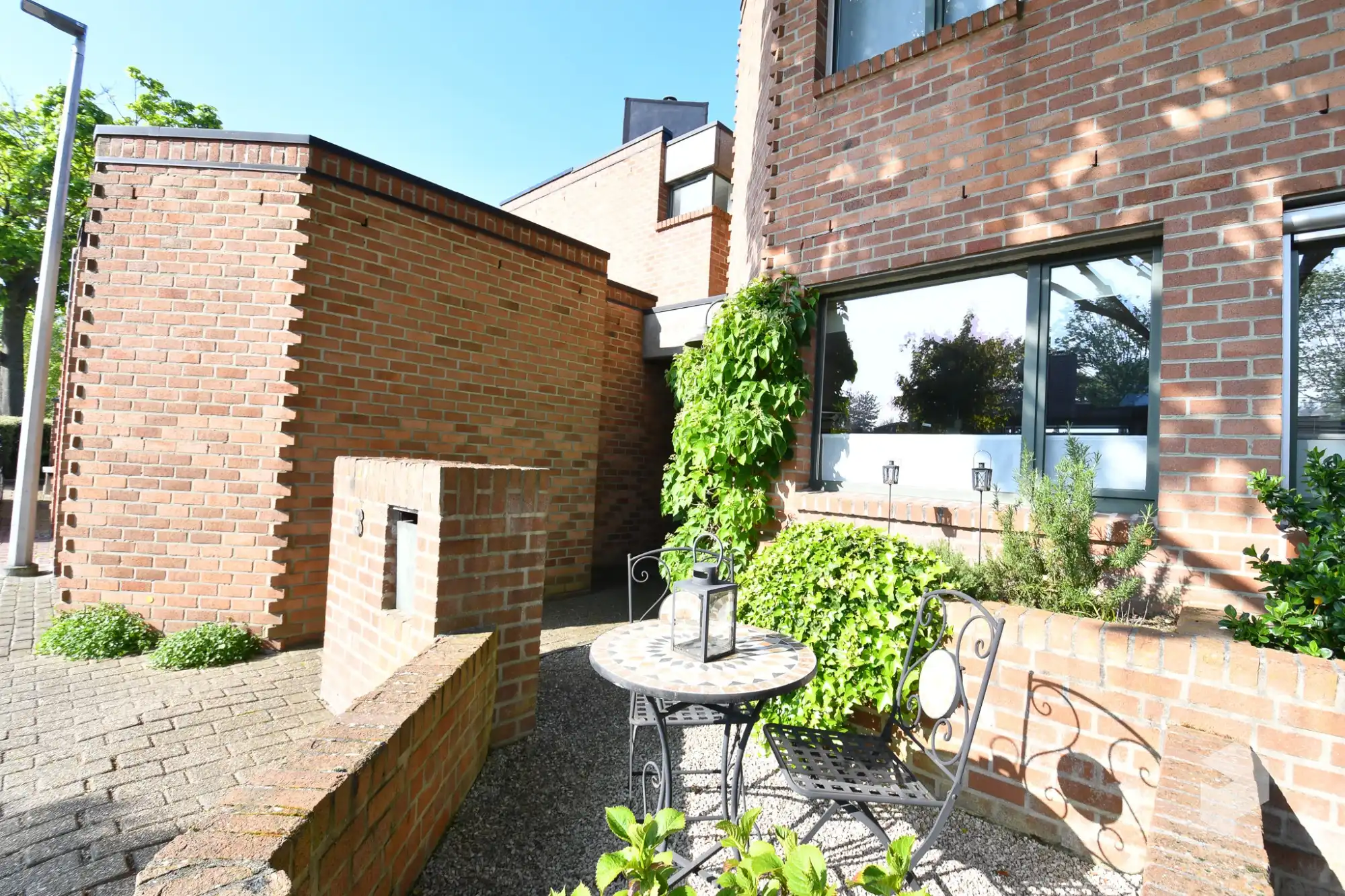 Ruime goed onderhouden woning met 3 slpk en tuin foto 23